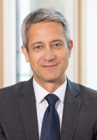 Timmy Klebb Deutsche Ärzteversicherung